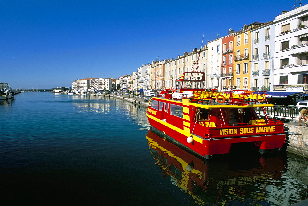 Pleasure boat moored along the Marine, Sete, Herault, Languedoc-Roussillon, France, Europe