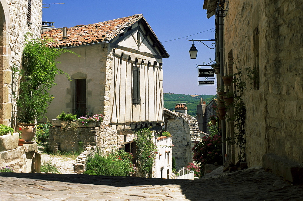 Pretty corner of the Ville Haute (upper town), Cordes-sur-Ciel, Tarn, Midi-Pyrenees, France, Europe