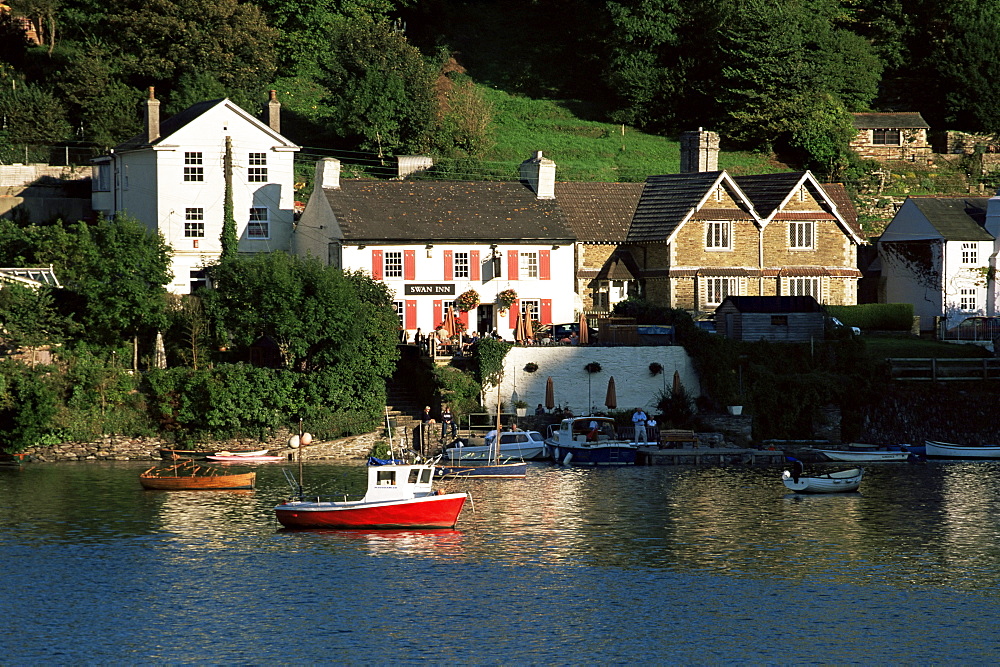 View to the Swan Inn at Noss Mayo, from the village of Newton Ferrers, near Plymouth, Devon, England, United Kingdom, Europe