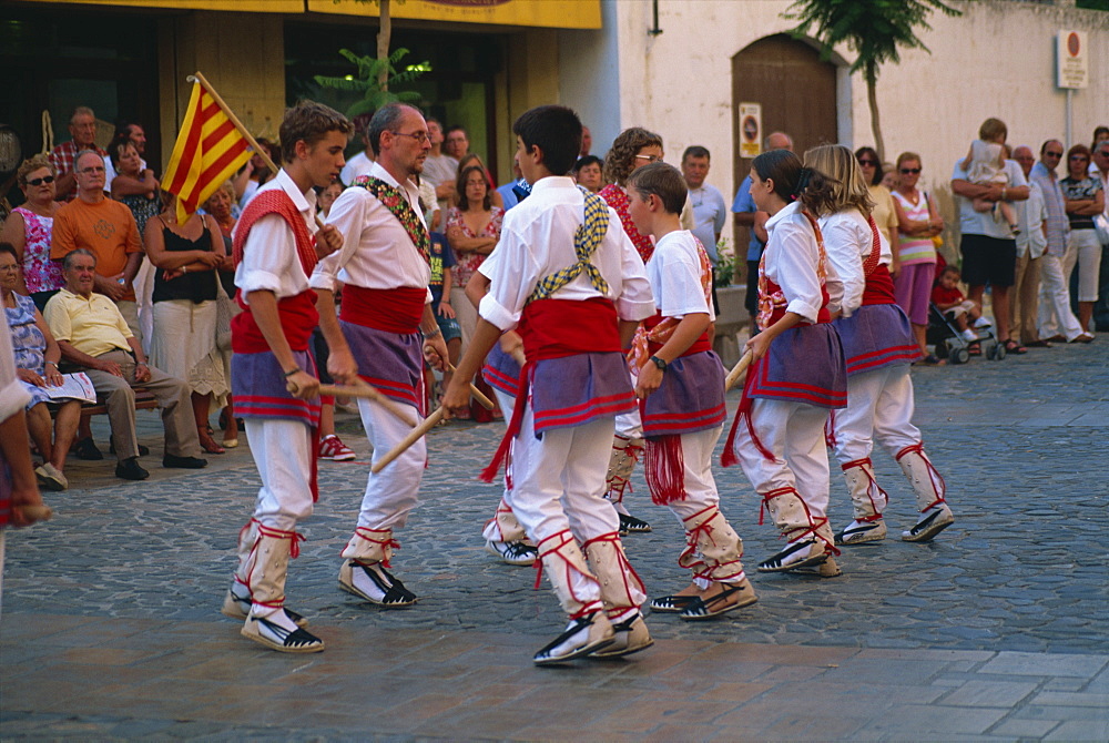 Ball de Bastons (Catalan stick dance) performed by local troupe in traditional costume, Torredembarra, Tarragona, Cataluna, Spain, Europe