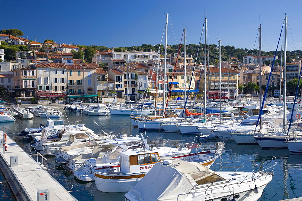 View across the harbour, Cassis, Bouches-du-Rhone, Provence, Cote d'Azur, France, Europe