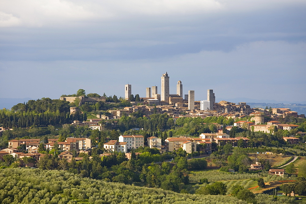 Skyline of medieval towers, San Gimignano, UNESCO World Heritage Site, Siena, Tuscany, Italy, Europe