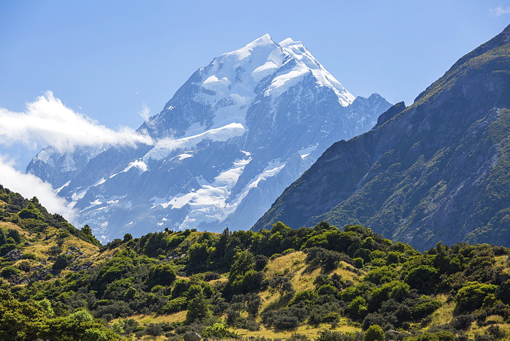 View to Aoraki (Mount Cook), Mount Cook Village, Aoraki (Mount Cook) National Park, UNESCO World Heritage Site, Mackenzie district, Canterbury, South Island, New Zealand, Pacific