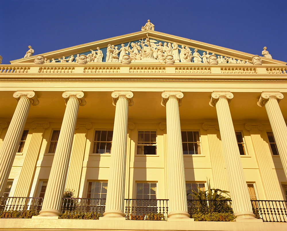 Cumberland Terrace, designed by John Nash in the 19th century, Regent's Park, London, England, UK