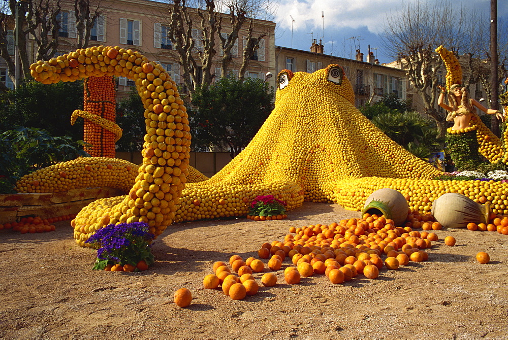 Octopus sculpture for the Lemons and Oranges Festival, Menton, Provence, France, Europe