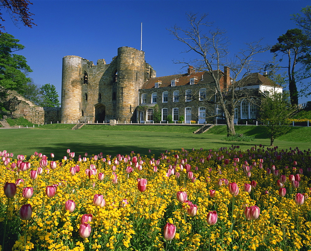 The Castle Gatehouse, adjoining Gothic mansion, Tonbridge, Kent, England, United Kingdom, Europe