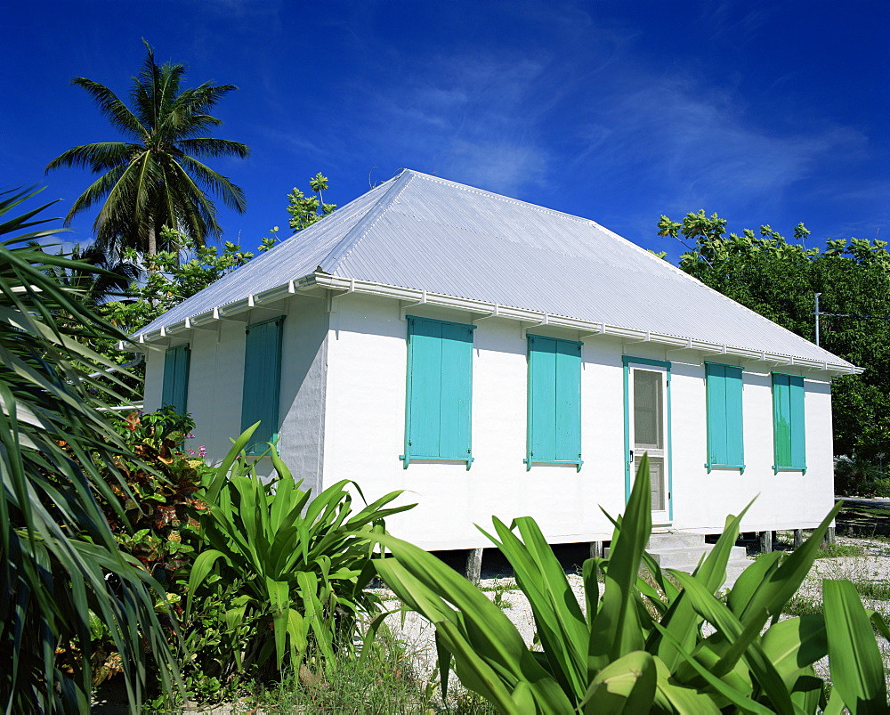 Typical cottage, George Town, Grand Cayman, Cayman Islands, West Indies, Central America