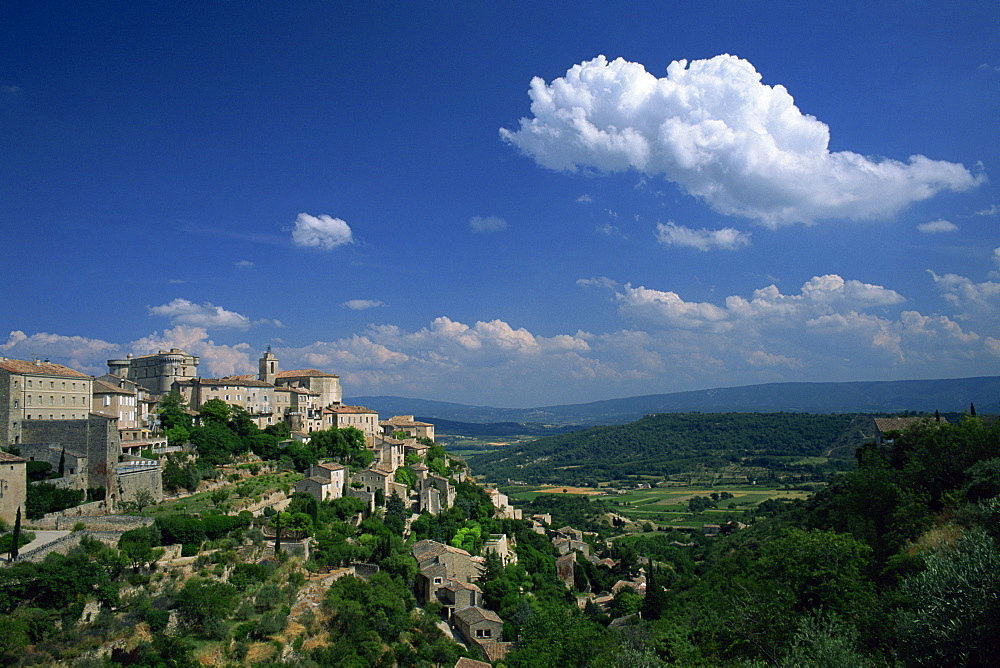 The village of Gordes overlooking the Luberon countryside, Vaucluse, Provence, France, Europe