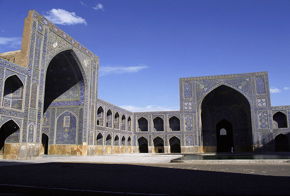 North and east eivan (halls) of the Masjid-e Imam (formerly Shah Mosque), built by Shah Abbas between 1611 and 1628, UNESCO World Heritage Site, Isfahan, Iran, Middle East