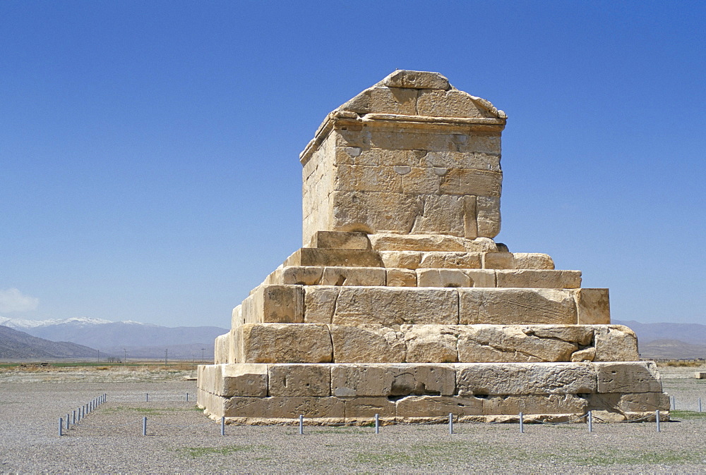 Achaemenian tomb of Cyrus II, 559-530 BC, on Murghab Plain, restored by Alexander the Great in 324 BC, Pasargadae, Iran, Middle East