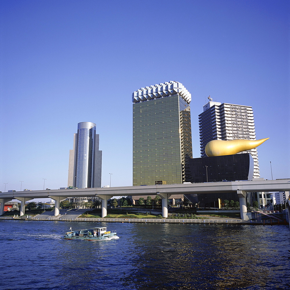 Exterior of the Asahi Beer headquarters, with sculpture of froth blowing off beer, Azumabashi, Tokyo, Japan, Asia