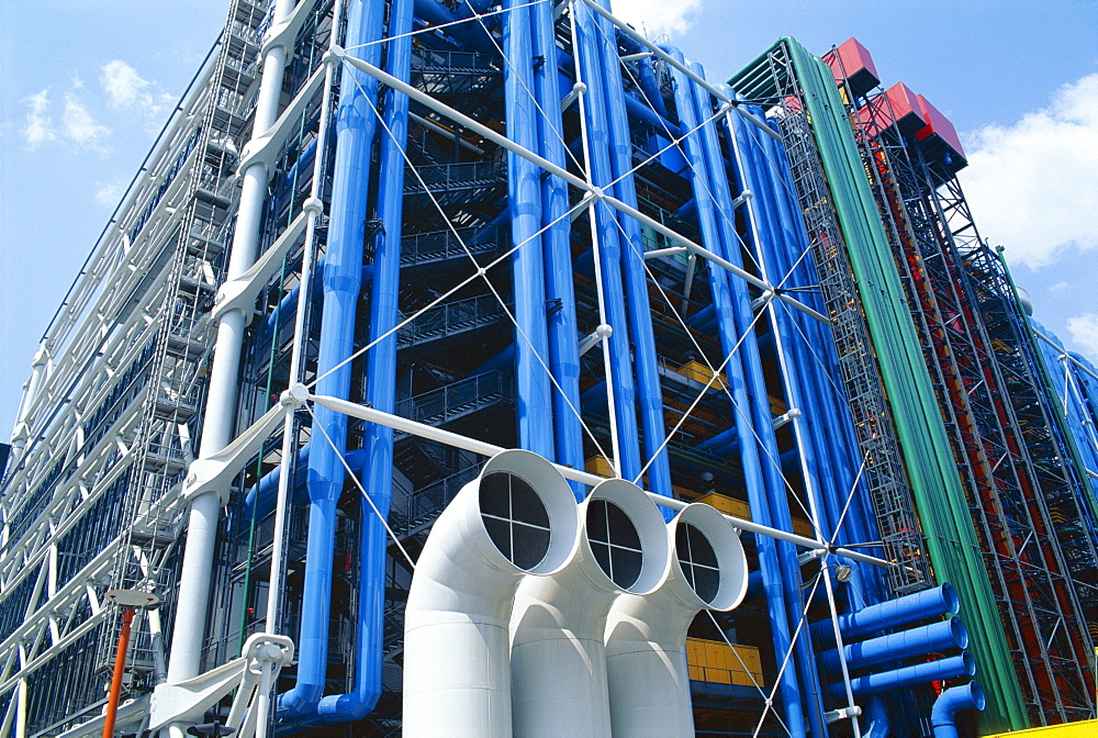 Colourful pipework on exterior of the Centre Pompidou (Pompidou Centre), Beaubourg, Paris, France, Europe