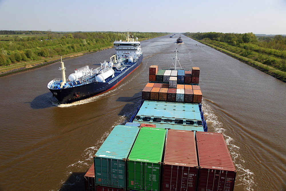 Kiel Canal near Brunsbuttel, Schleswig-Holstein, Germany, Europe