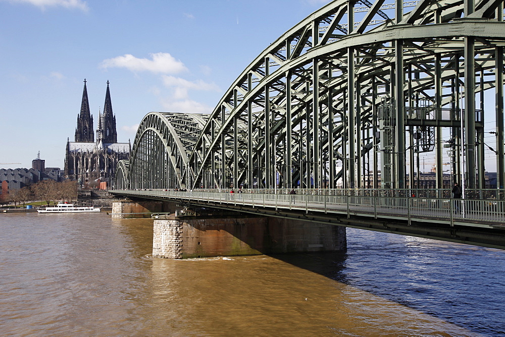 Hohenzollern Bridge over the River Rhine, Cologne, North Rhine Westphalia, Germany, Europe