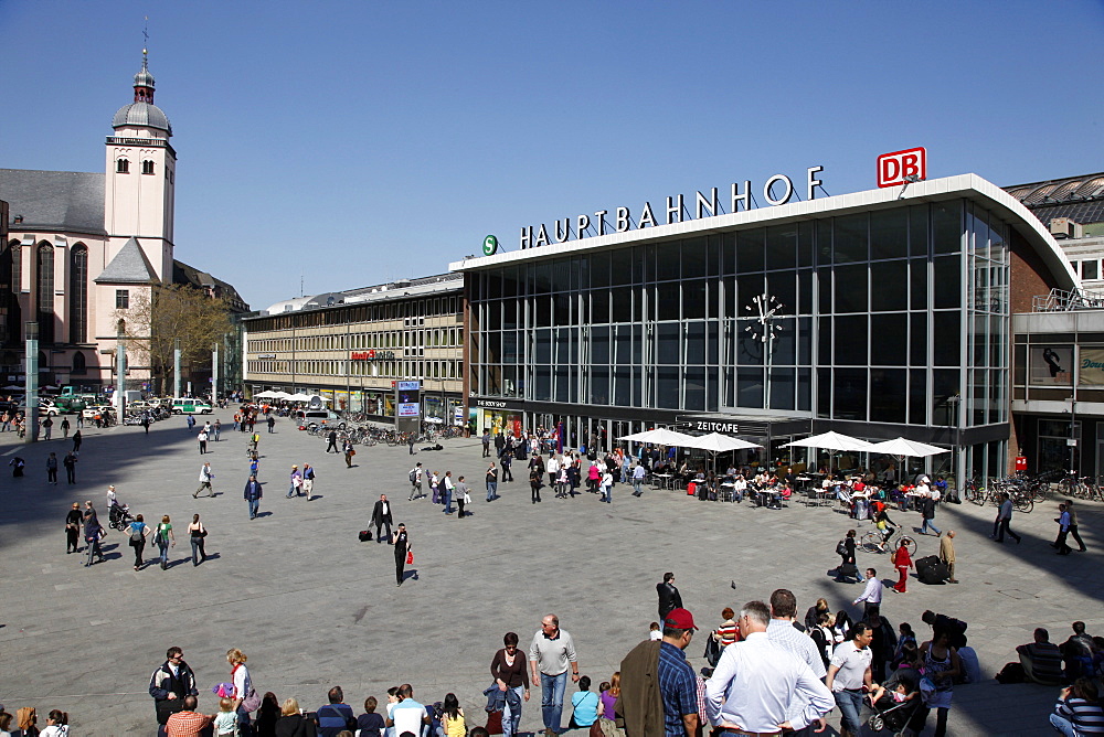 Central Station, Cologne, North Rhine Westphalia, Germany, Europe