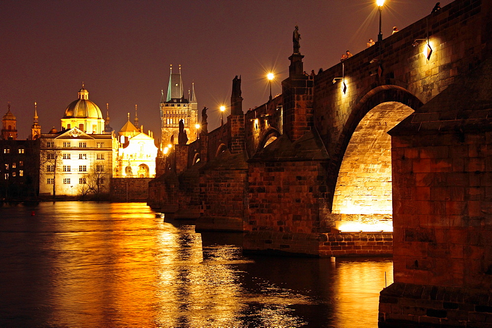 Charles Bridge over the River Vltava at night, UNESCO World Heritage Site, Prague, Czech Republic, Europe