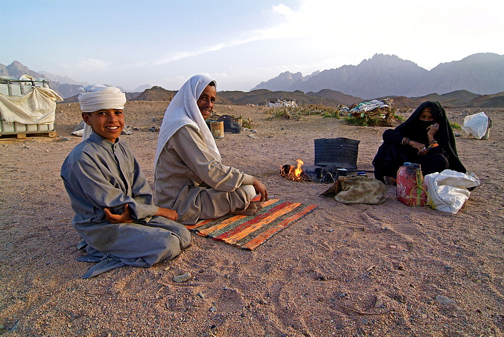 Bedouin family in the desert near Hurghada, Egypt, North Africa, Africa