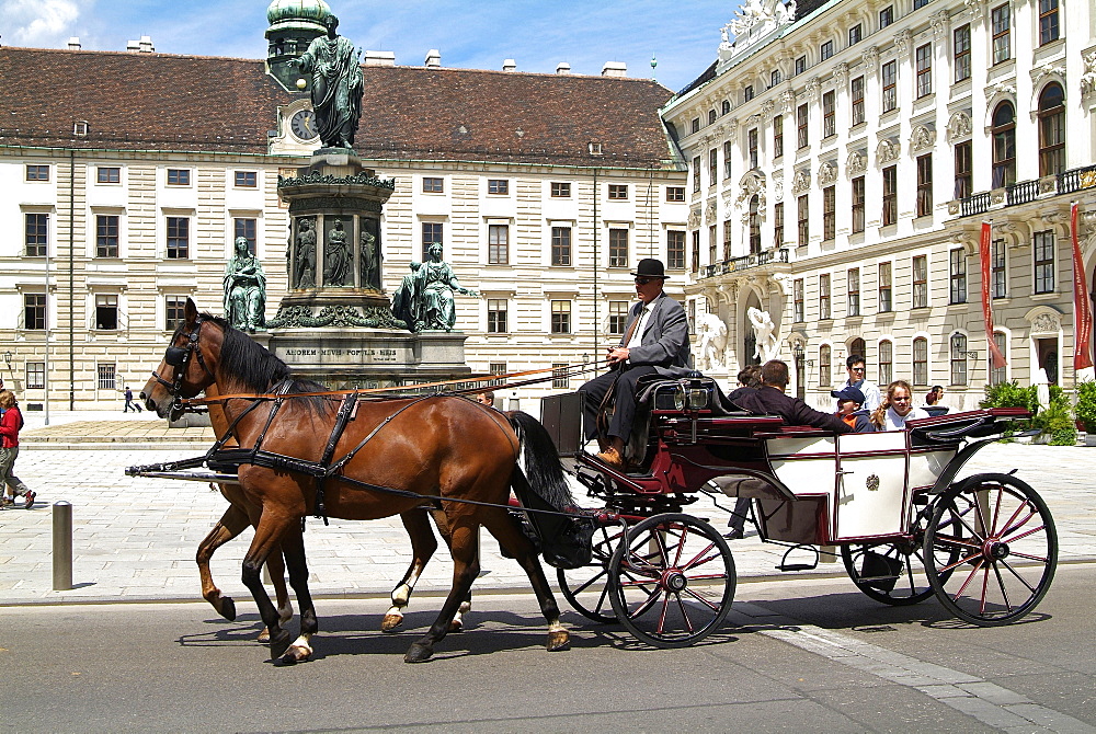 Horse-drawn carriage at the Hofburg, UNESCO World Heritage Site, Vienna, Austria, Europe