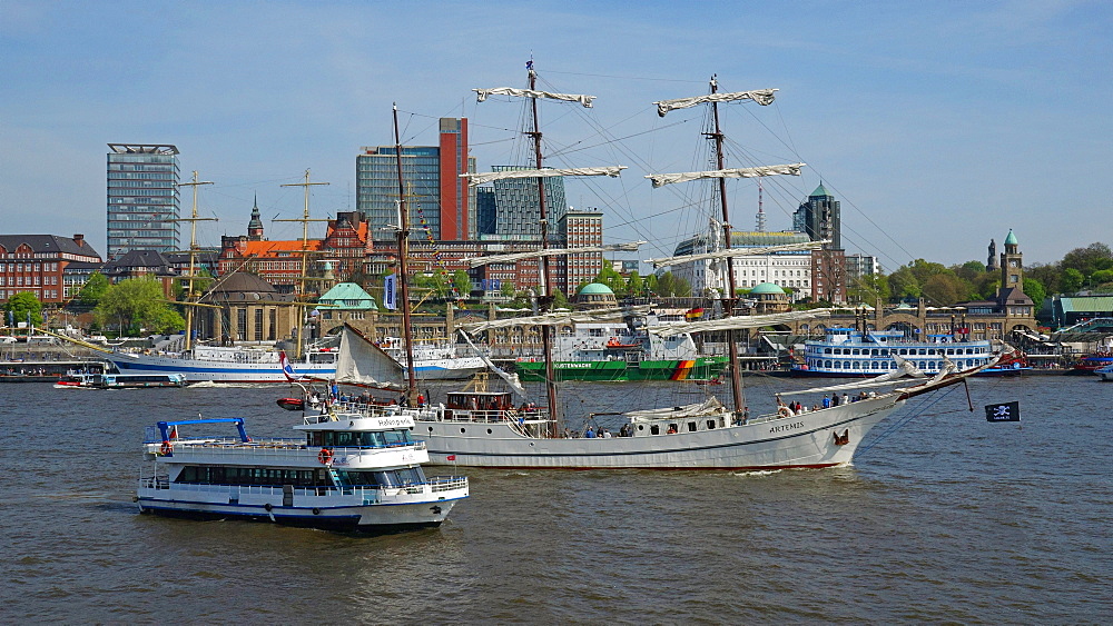 Elbe River at Landing Stages, Hamburg, Germany, Europe