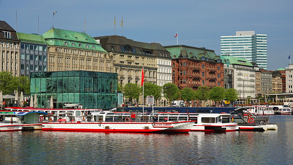 Jungfernstieg at Binnenalster, Hamburg, Germany, Europe