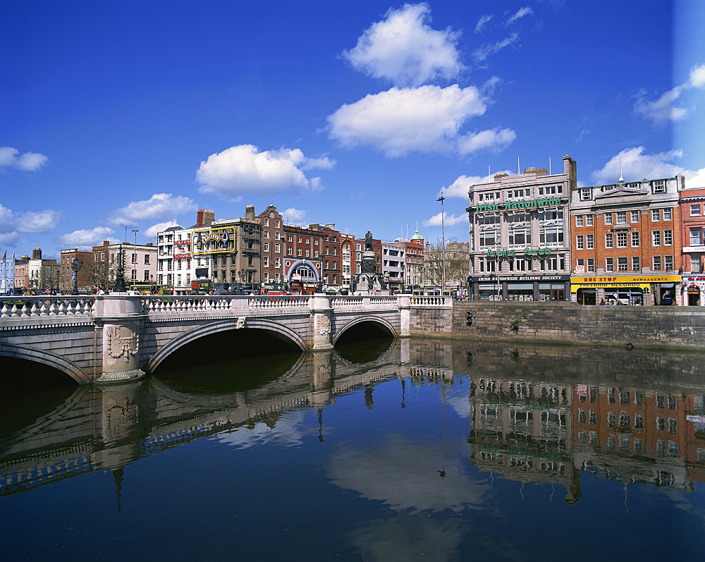 The O'Connell Bridge over the River Liffey, Dublin, County Dublin, Republic of Ireland, Europe