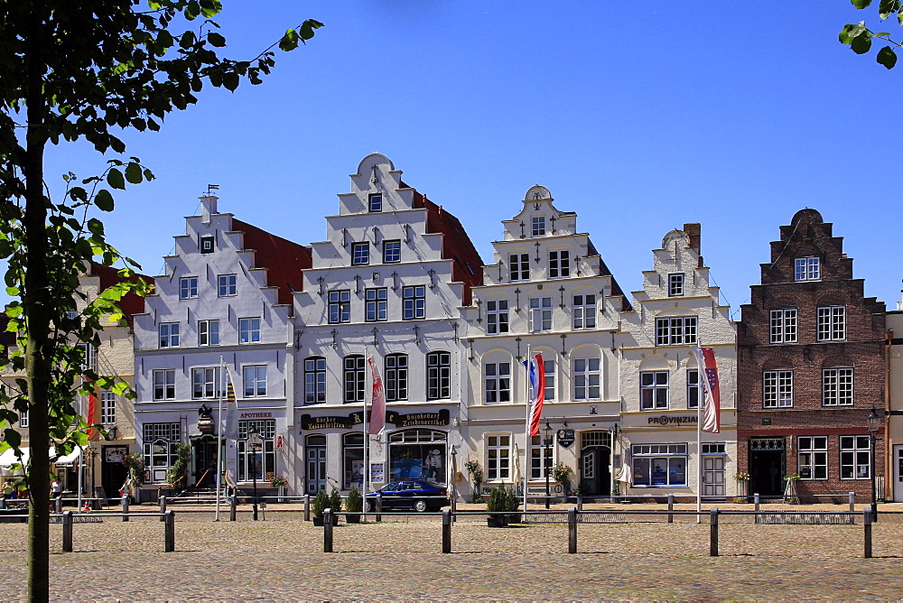 Market Square with Town Houses, Friedrichstadt, Eider, Schleswig-Holstein, Germany, Europe