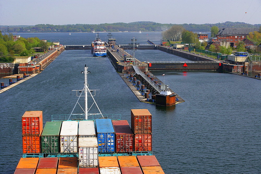 Kiel Canal, lock at Kiel-Holtenau, Schleswig-Holstein, Germany, Europe