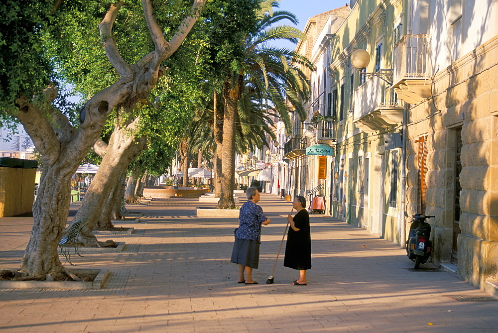 Via Cavour, street facing the harbour, Carloforte, southwest area, island of Sardinia, Italy, Europe