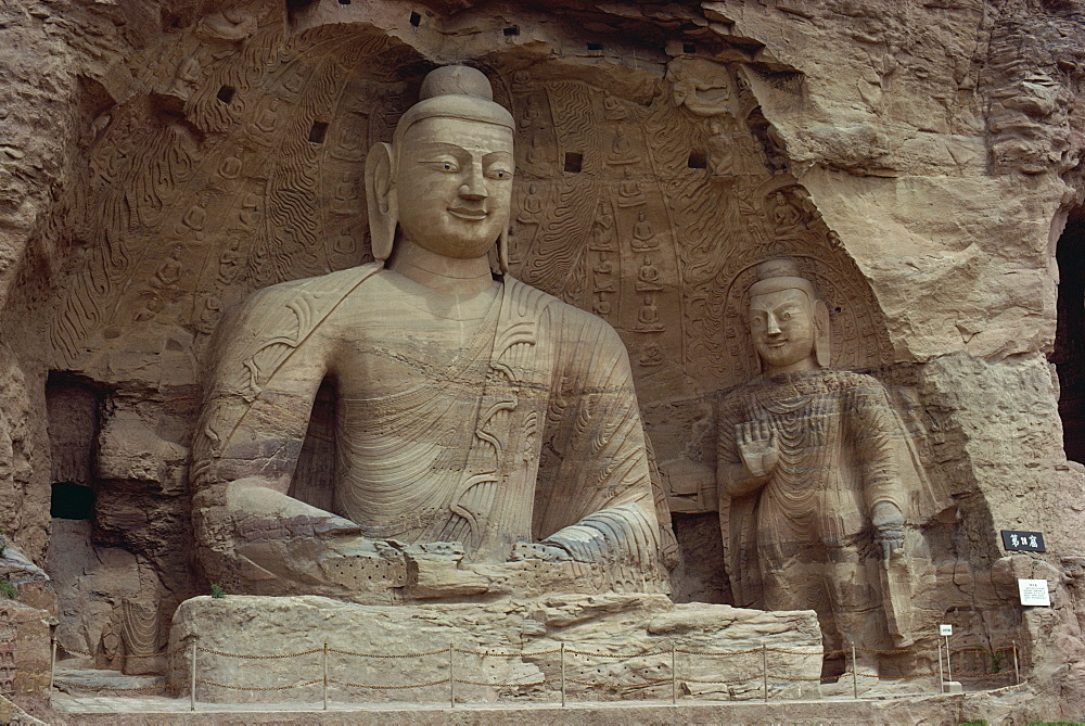 Stone carved Buddha and Bodhisattva, Cave No.20, Yun Kang Caves, UNESCO World Heritage Site, China, Asia