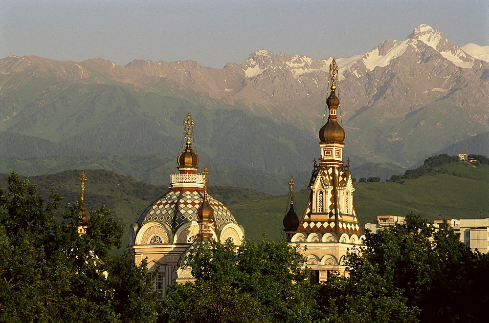 Zenkov Cathedral and Tien Shan mountains, Almaty, Kazakhstan, Central Asia, Asia