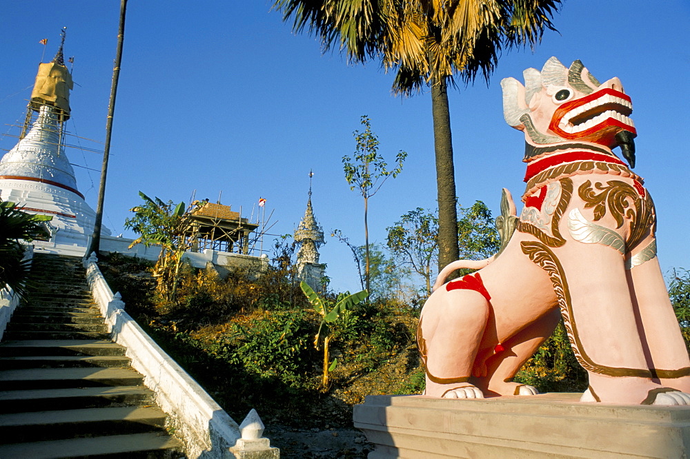 Chinthe guards hilltop pagoda, Mawlamyine, Myanmar (Burma), Asia