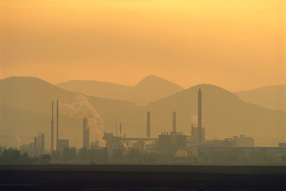 Pollution, chemical plant, near Terezin, North Bohemia, Czech Republic, Europe