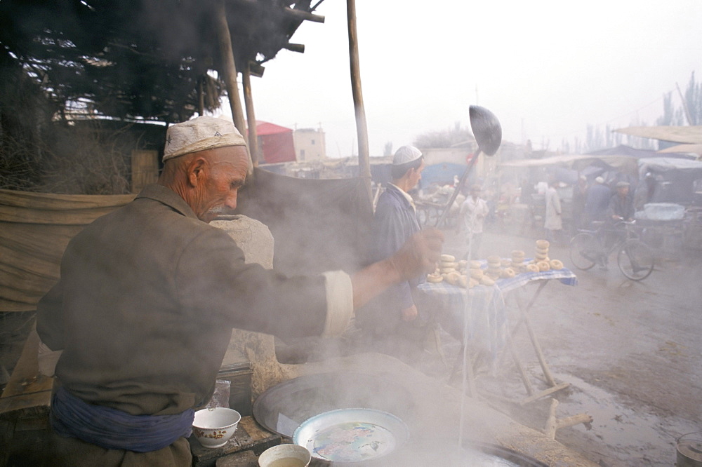 Breakfast soup kitchen, Sunday market, Kashi, Xinjiang, China, Asia