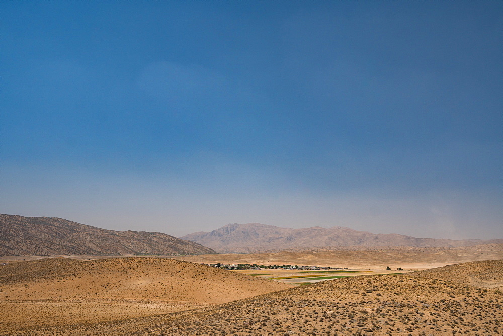 View from hill near Tomb of Cyrus the Great, 576-530 BC, Pasargadae, Iran, Middle East