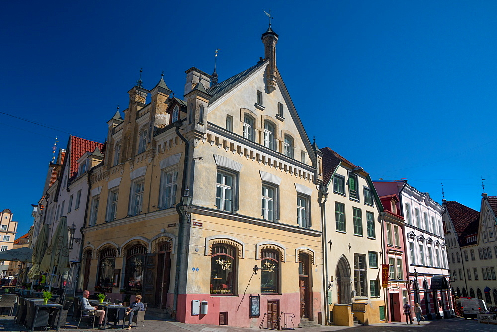 Old buildings converted into cafes and shops off Town Hall Square, Old Town, UNESCO World Heritage Site, Tallinn, Estonia, Europe