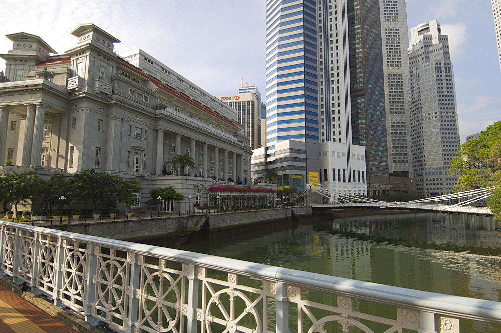 The Fullerton Hotel and the Financial District beyond, Singapore, South East Asia