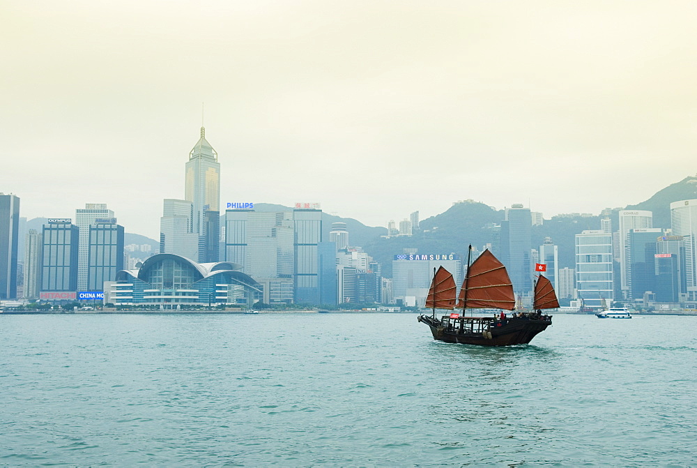 One of the last remaining Chinese sailing junks on Victoria Harbour, Hong Kong, China, Asia