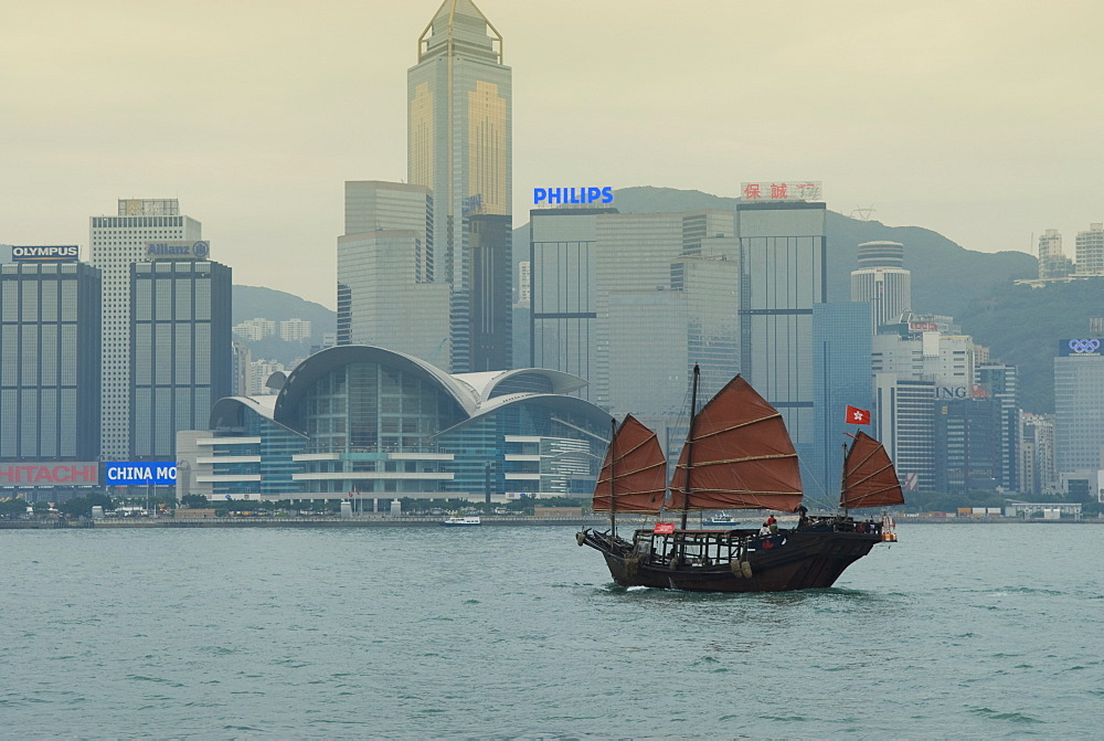 One of the last remaining Chinese sailing junks on Victoria Harbour, Hong Kong, China, Asia