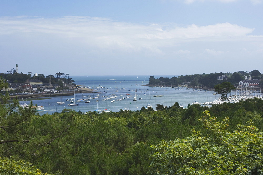 Benodet, a popular sailing resort on the River l'Odet Estuary, Southern Finistere, Brittany, France, Europe