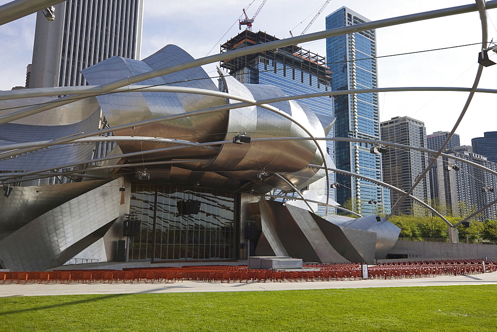 Jay Pritzker Pavilion designed by Frank Gehry, Millennium Park, Chicago, Illinois, United States of America, North America