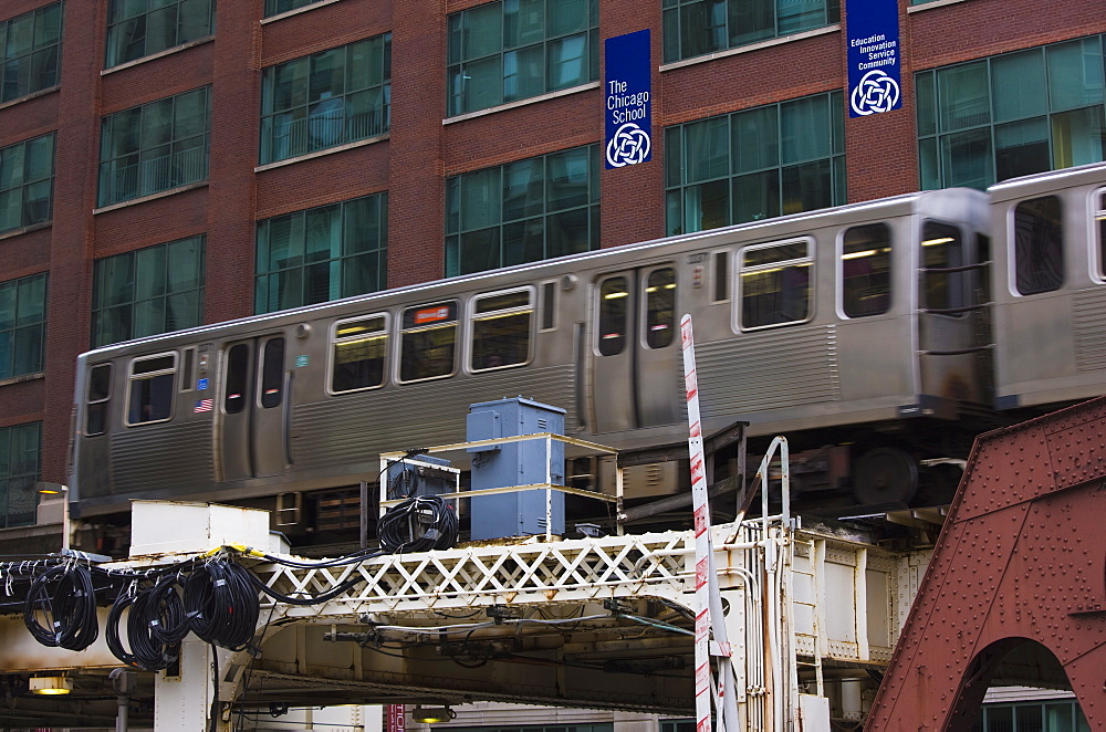 An El train on the Elevated train system, Chicago, Illinois, United States of America, North America