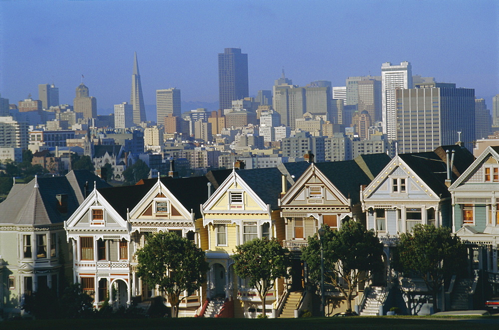 The Painted Ladies, grand 19th century houses, Alamo Square, San Francisco, California, USA