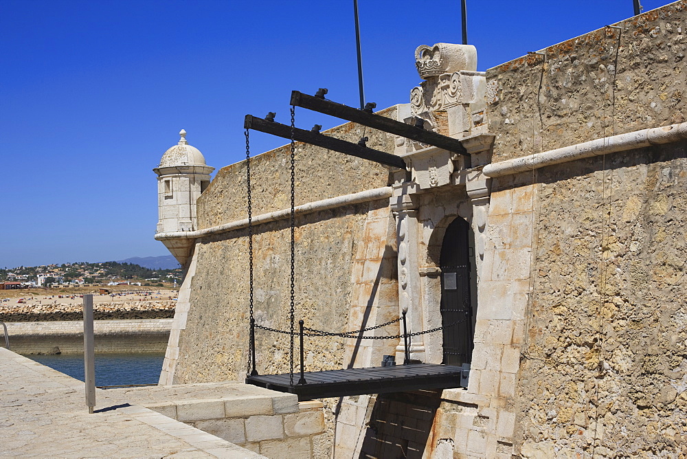 The Fort of Nossa Senhora da Penha de Franca, popularly known as the Fortaleza Ponta da Bandeira, built towards the end of the 17th century to defend the harbour, Lagos, Algarve, Portugal, Europe