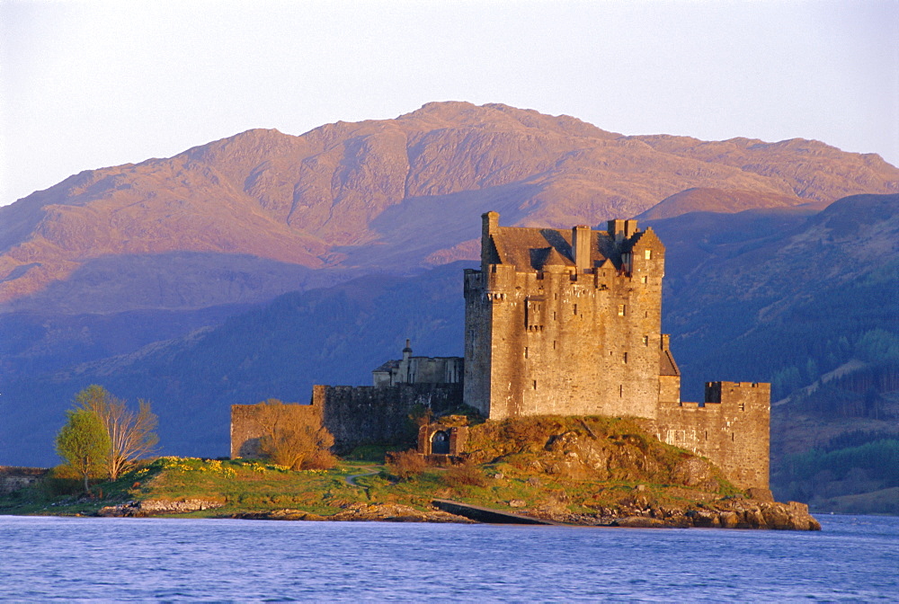 Eilean Donan IEilean Donnan) castle built in 1230, restored in the 1930s by the Maclean family, Dornie, Highlands Region, Scotland, UK, Europe