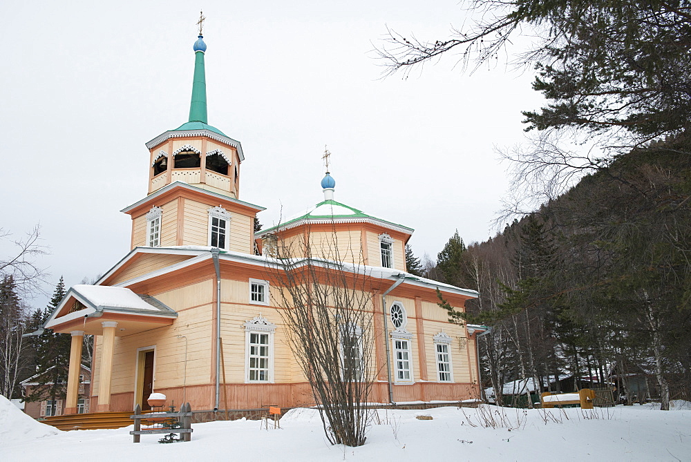 Church of St. Nicholas built by Russian merchant, Ksenofont Serebryakov, village of Listvyanka, Siberia, Russia, Eurasia