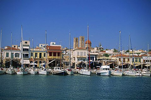 Yachts moored in harbour, Aegina Town, Aegina, Saronic Islands, Greek Islands, Greece, Europe