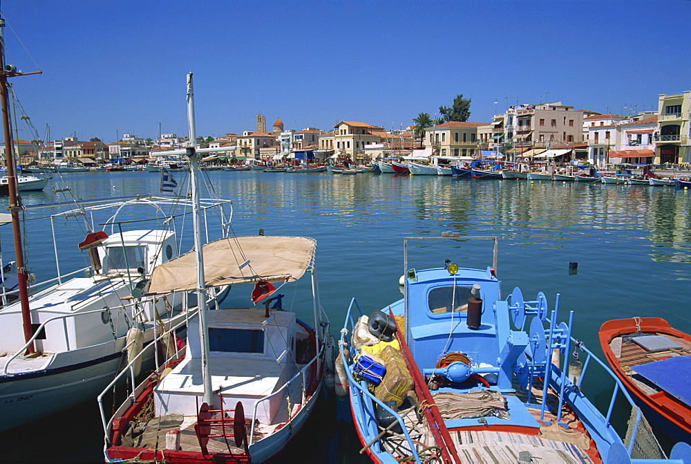 Fishing boats moored in harbour, Aegina Town, Aegina, Saronic Islands, Greek Islands, Greece, Europe