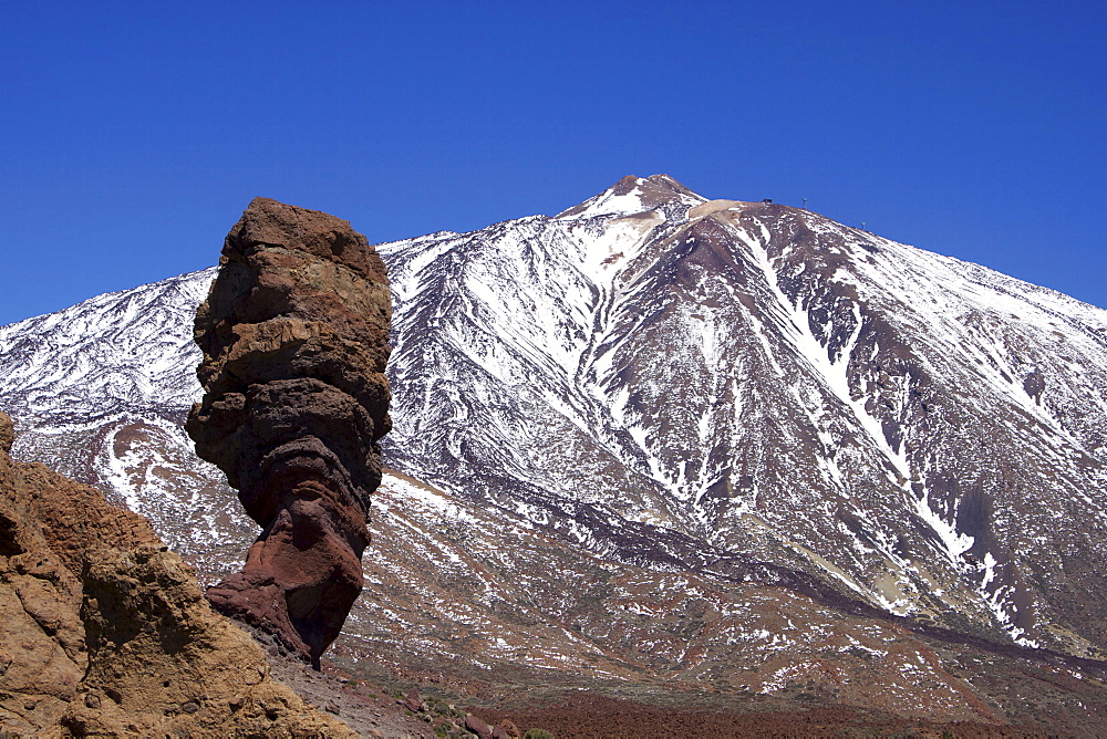 Los Roques and Mount Teide, Teide National Park, UNESCO World Heritage Site, Tenerife, Canary Islands, Spain, Europe