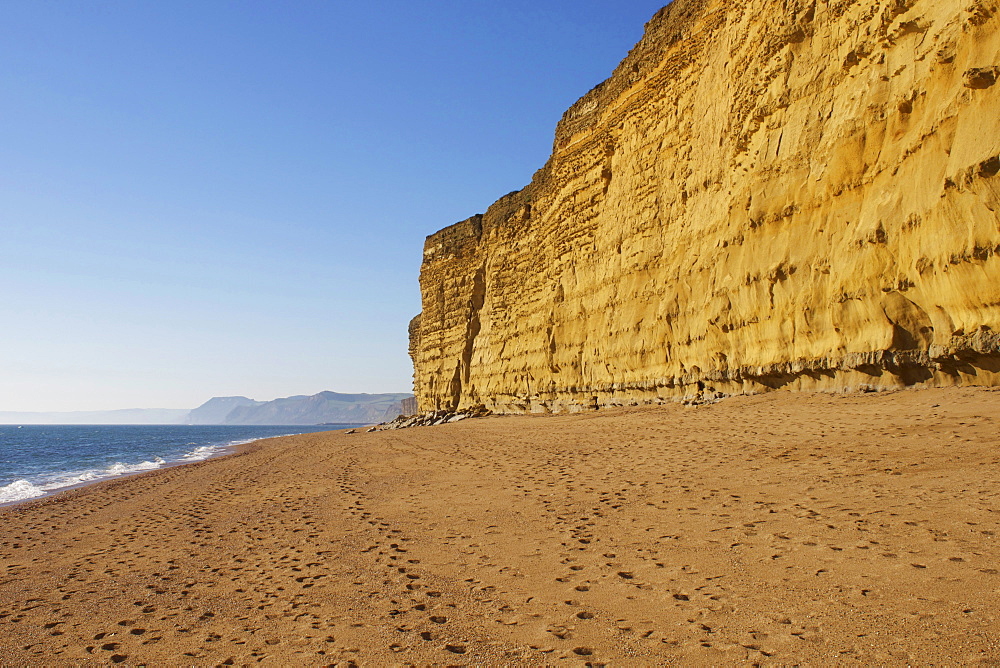 Beach and cliffs, Burton Bradstock, Jurassic Coast, UNESCO World Heritage Site, Dorset, England, United Kingdom, Europe