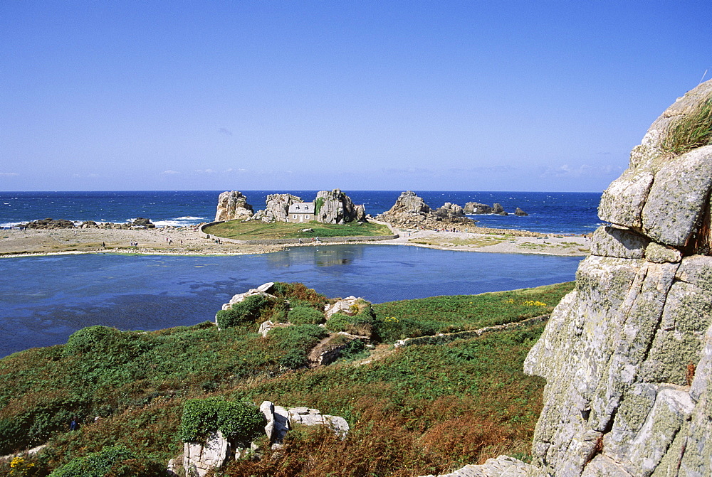 Rocks and coast, Pors Bugalez, Brittany, France, Europe